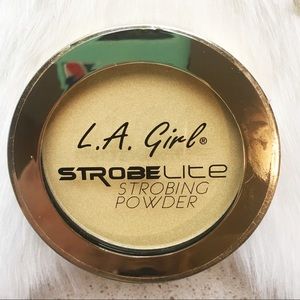 L.A. Girls • Strobe lite Strobing Powder -60 Watt